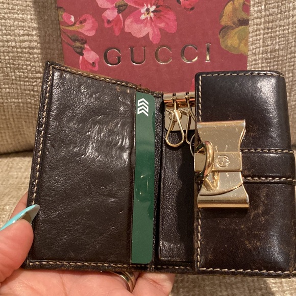 Authentic Gucci Card and key holder - Picture 12 of 14